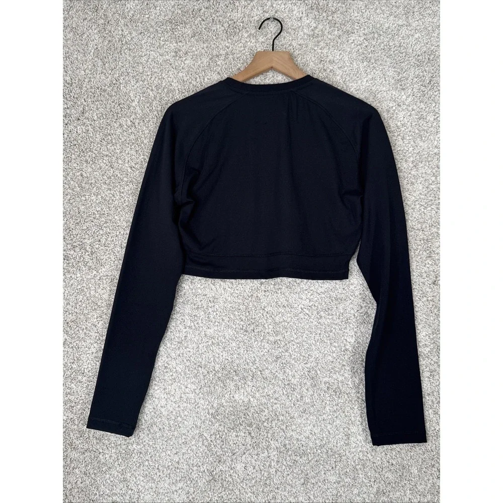 Castore SIRO Active Contour Cropped Gym Top Black Long Sleeve Medium‎